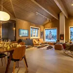 펜션 Villa Budor: Jacuzzi Elbillader 4 Soverom Terrasse Skogsutsikt