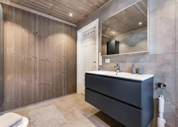 Budor - 60 Min Fra Osl - Jaccuzzi - 4 Soverom Vakantiehuis